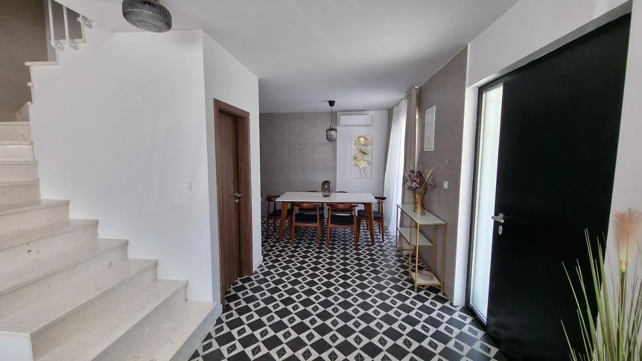 Delta House - Alfa Apartment Zadar 0*,